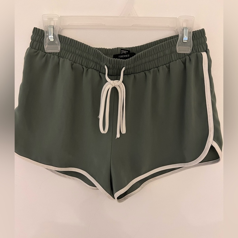 Drawstring shorts - Picture 3 of 4
